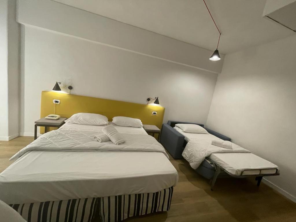 Wave Hotel Ачиреале Экстерьер фото